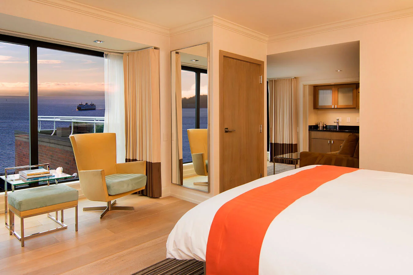 Inn At The Market - Delux Waterview Room.jpeg