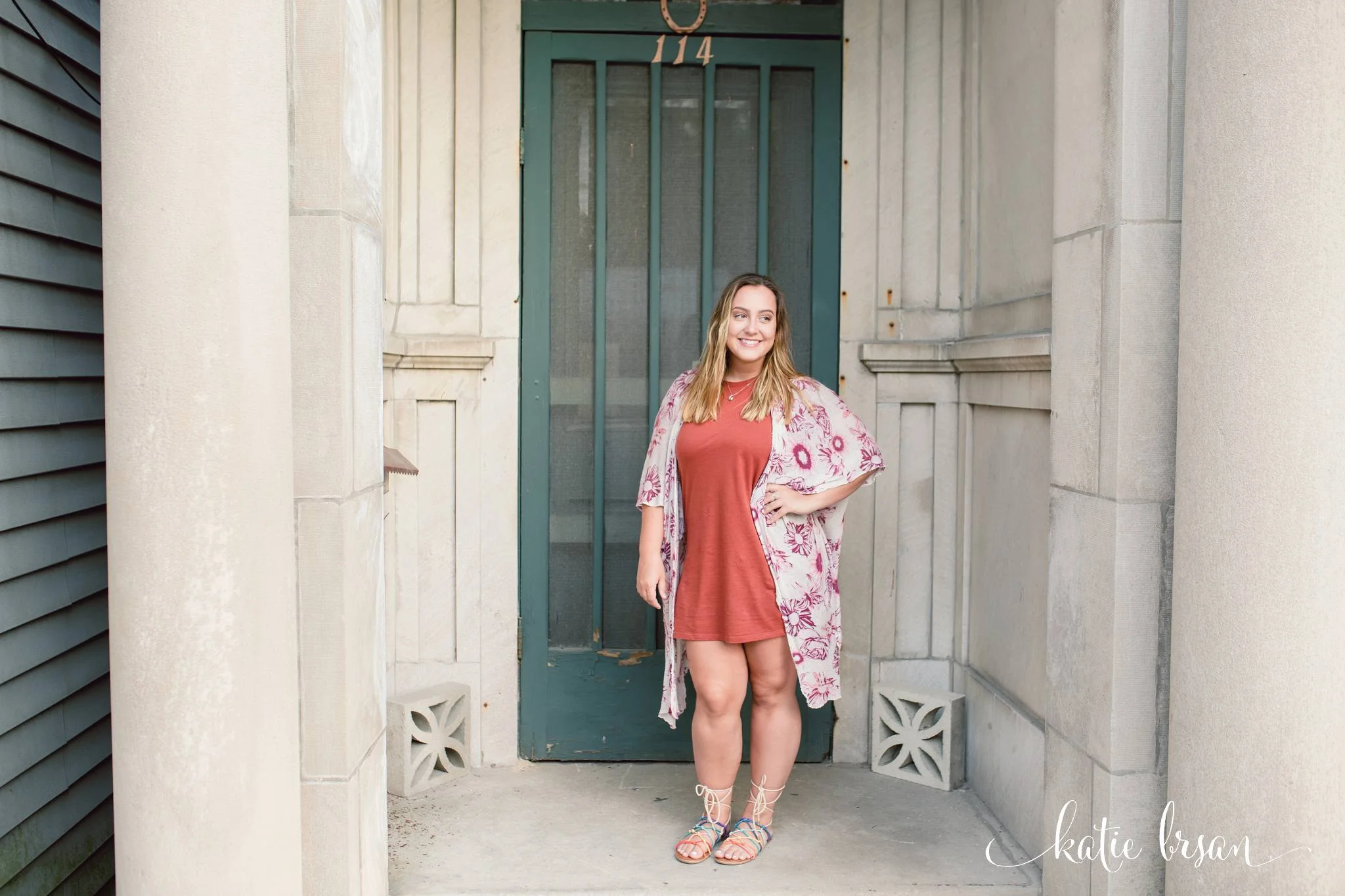 SeniorPhotography-Downtown-Frankfort-TinleyParkHighSchool_0598.jpg