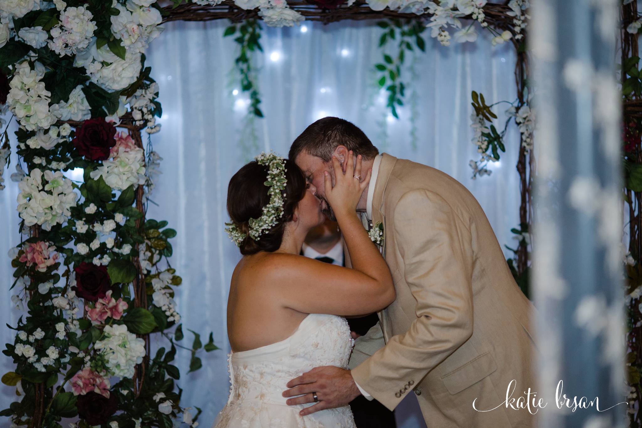 DownersGrove_BackyardWedding_GilbertsPark_1016.jpg