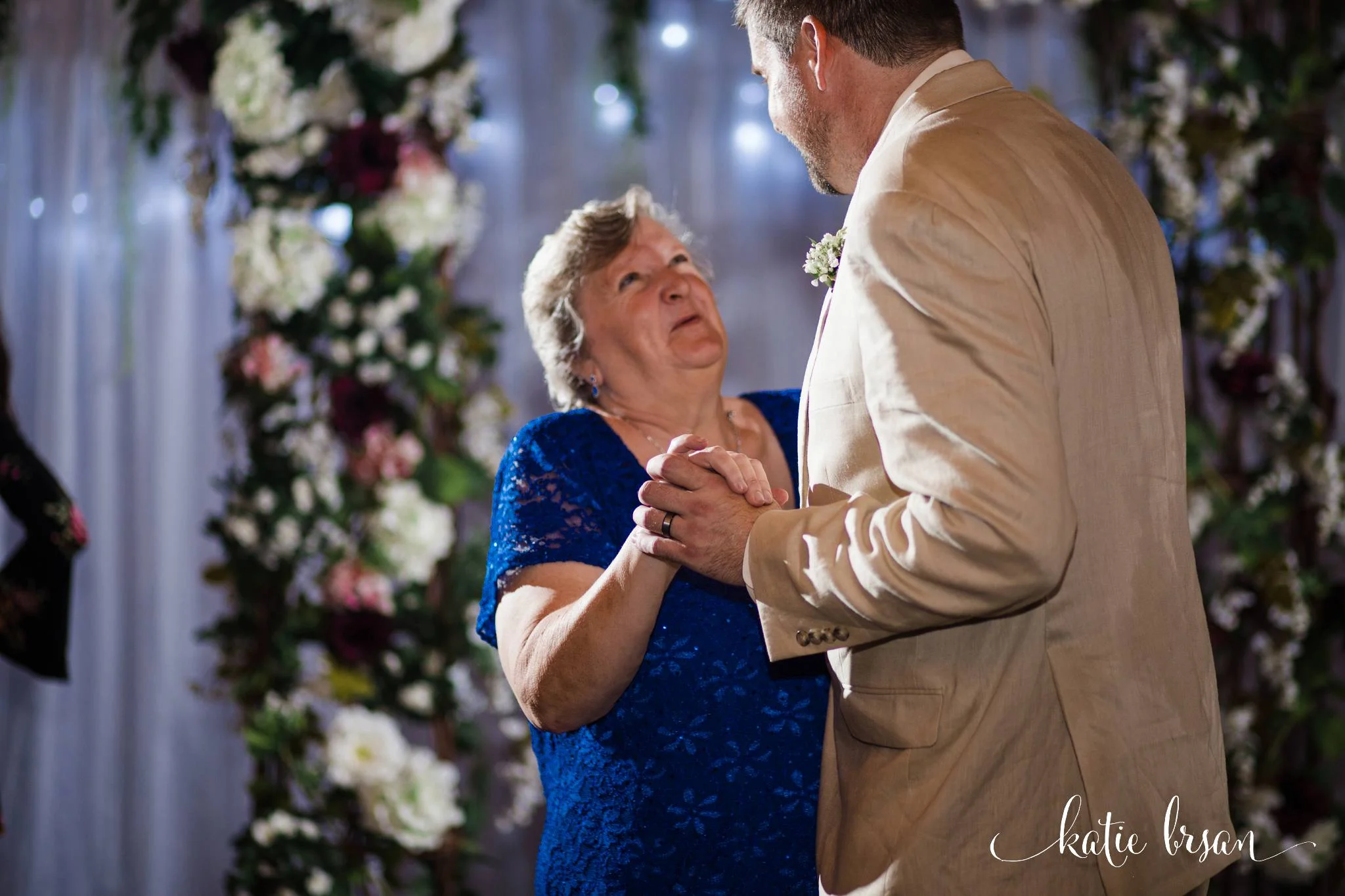 DownersGrove_BackyardWedding_GilbertsPark_1030.jpg
