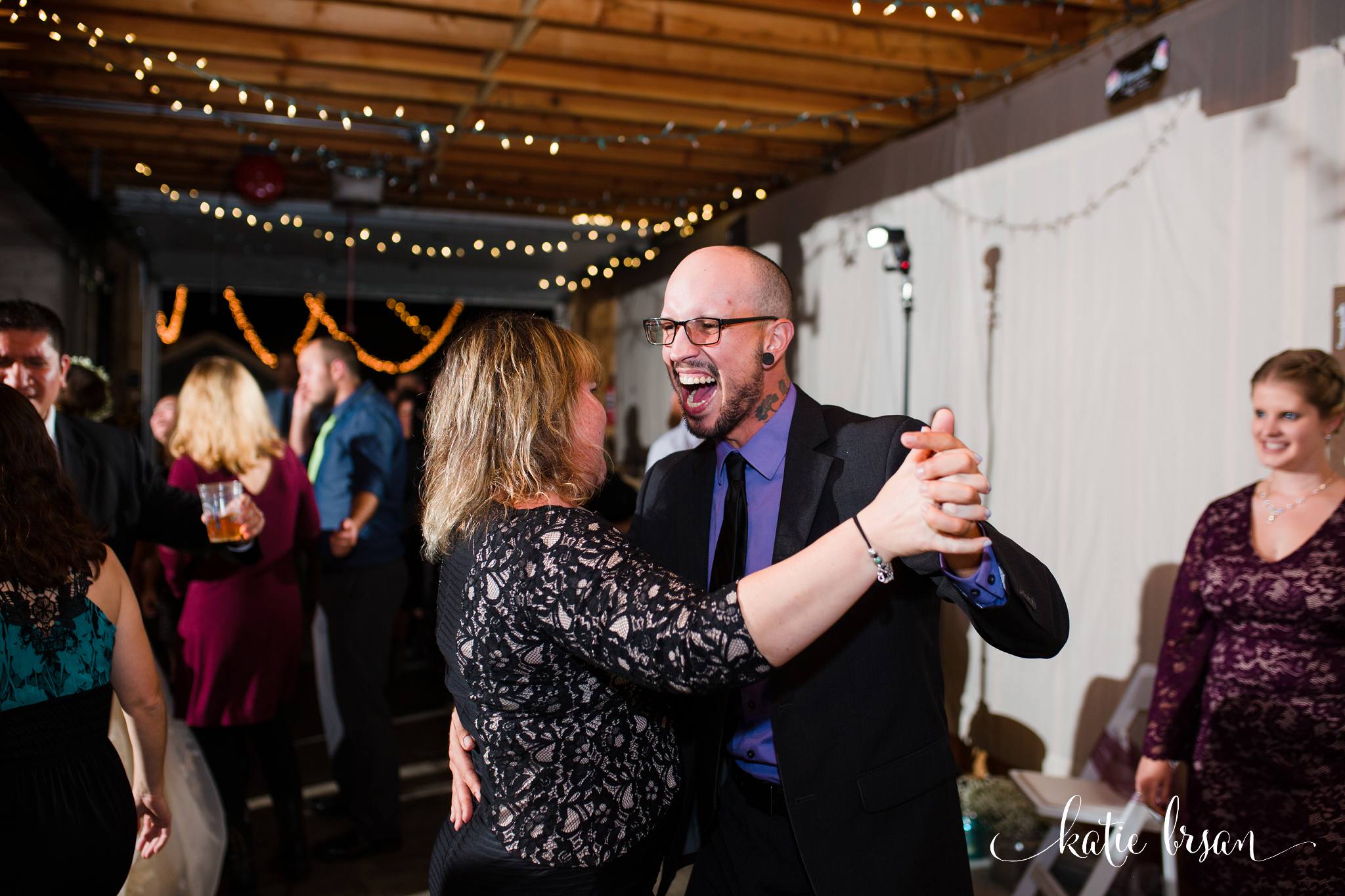 DownersGrove_BackyardWedding_GilbertsPark_1059.jpg
