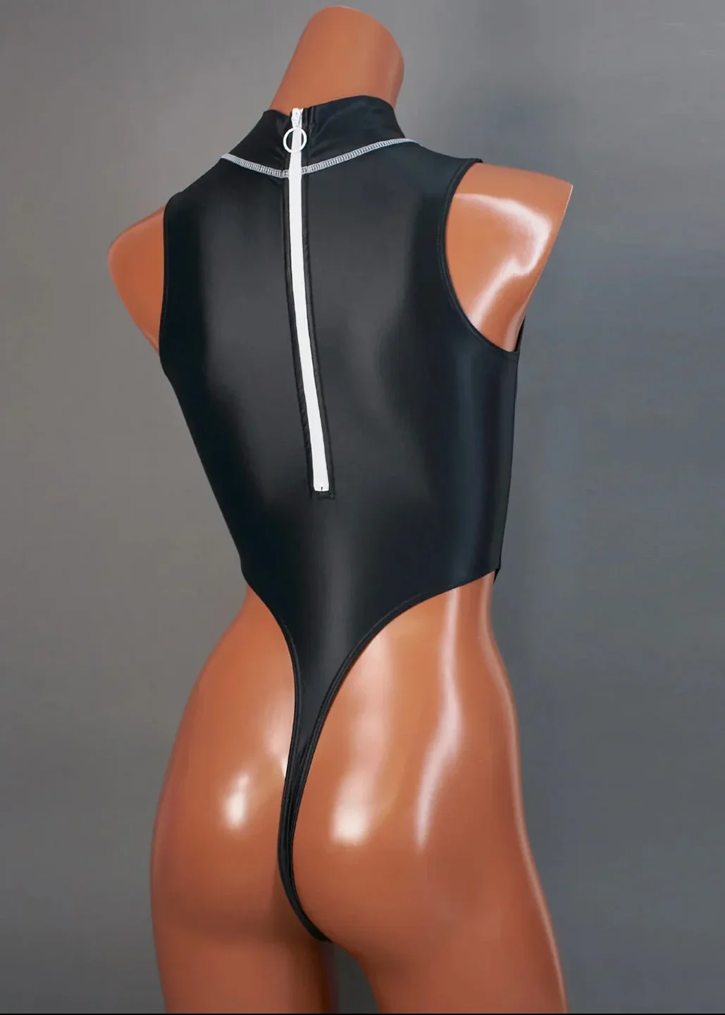 realise-t0303-ssw-shiny-wetlook-thong-swimsuit-obsidian-edge-03.jpg.webp