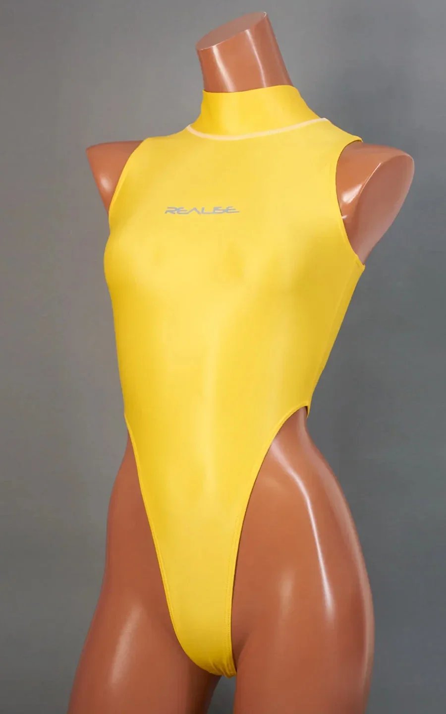 realise-t0303-ssw-shiny-wetlook-thong-swimsuit-lemon-mist-01.jpg.webp