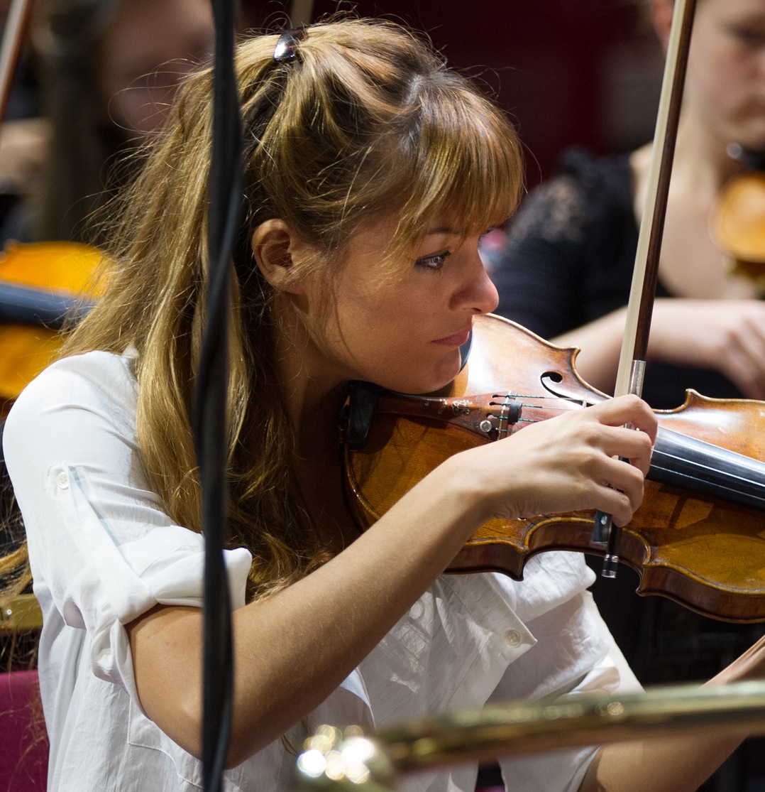 Nicola Benedetti at Royal Albert Hall by Allanbeavis, Sep 2013.