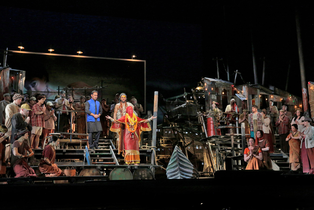 The Pearl Fishers 2016. Photo by Ken Howard; courtesy of the Metropolitan Opera.
