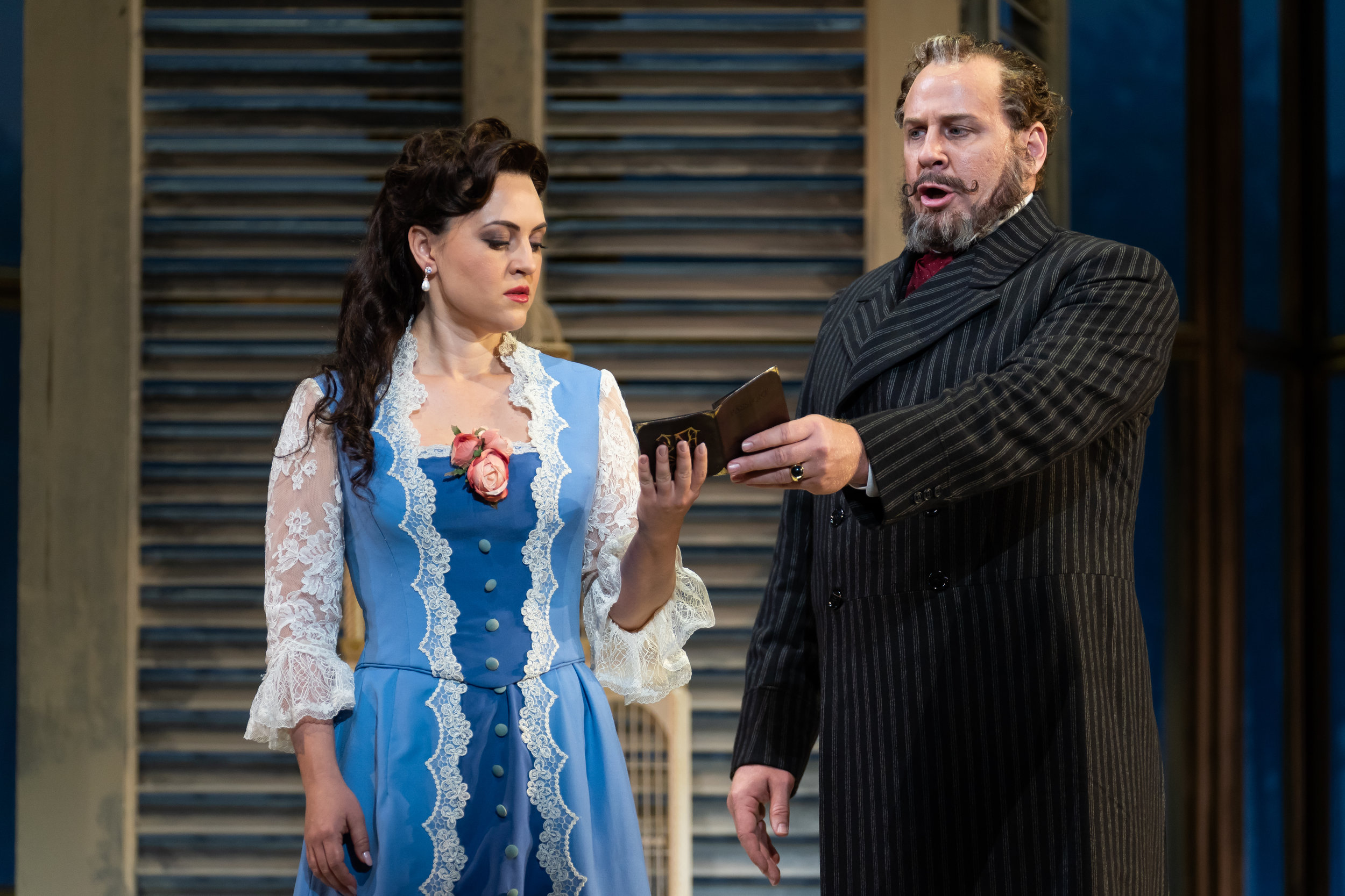 Giorgio Germont (baritone Lucas Meachem) gives Violetta (soprano Venera Gimadieva) an ultimatum in WNO's La traviata 2018 production_credit Scott Suchman.JPG