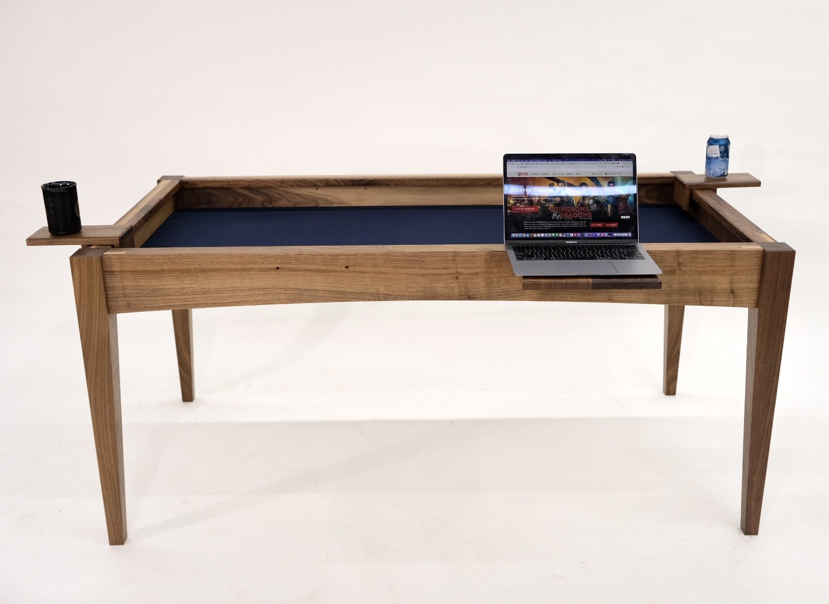 dining table/gaming table
