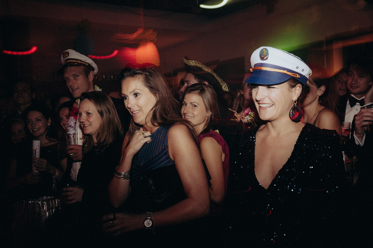 Wedding guests with hat during party at Rijk van de Keizer