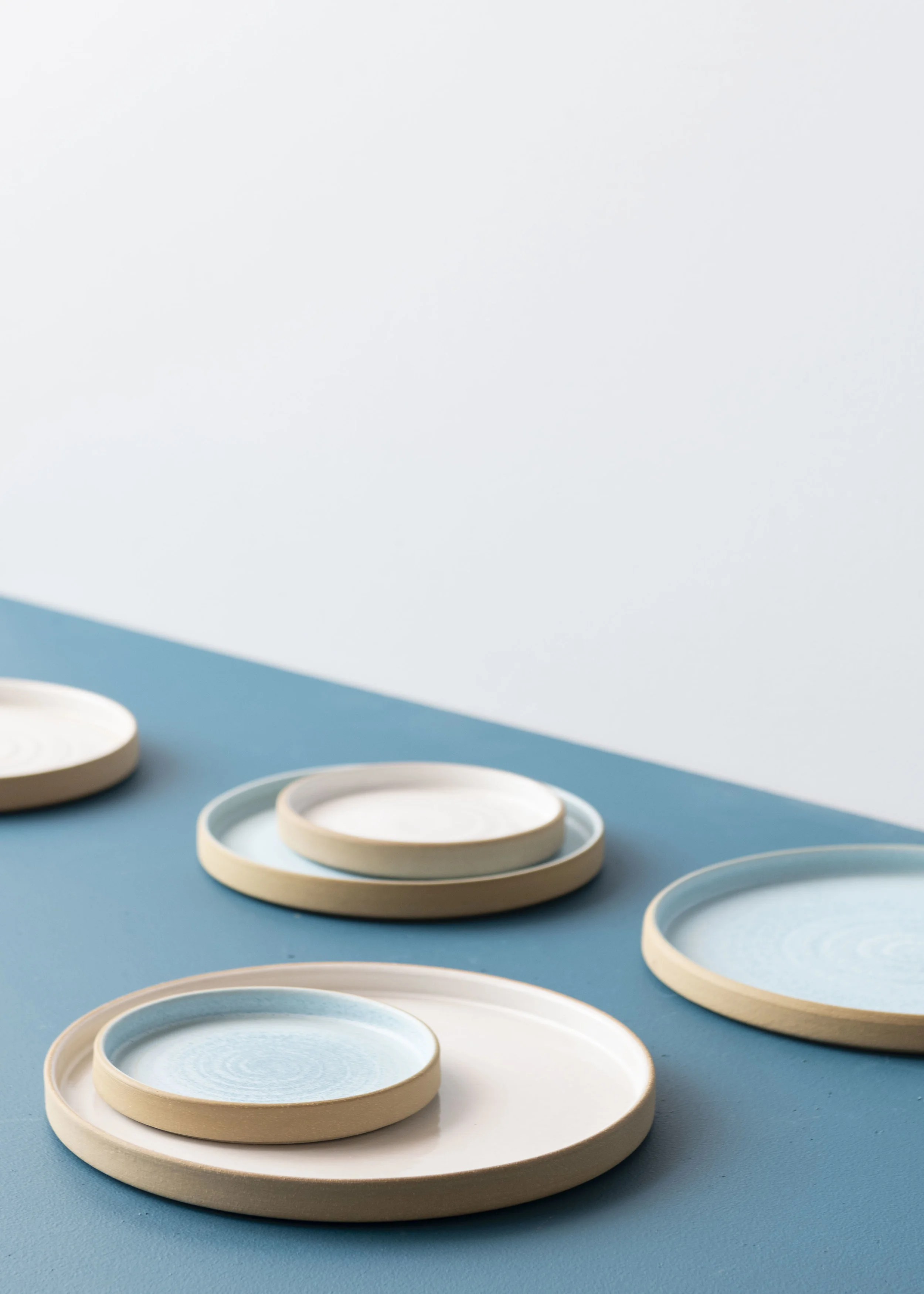 CDP-Jono-Pandolfi-Dinnerware-White+Turquoise.jpg