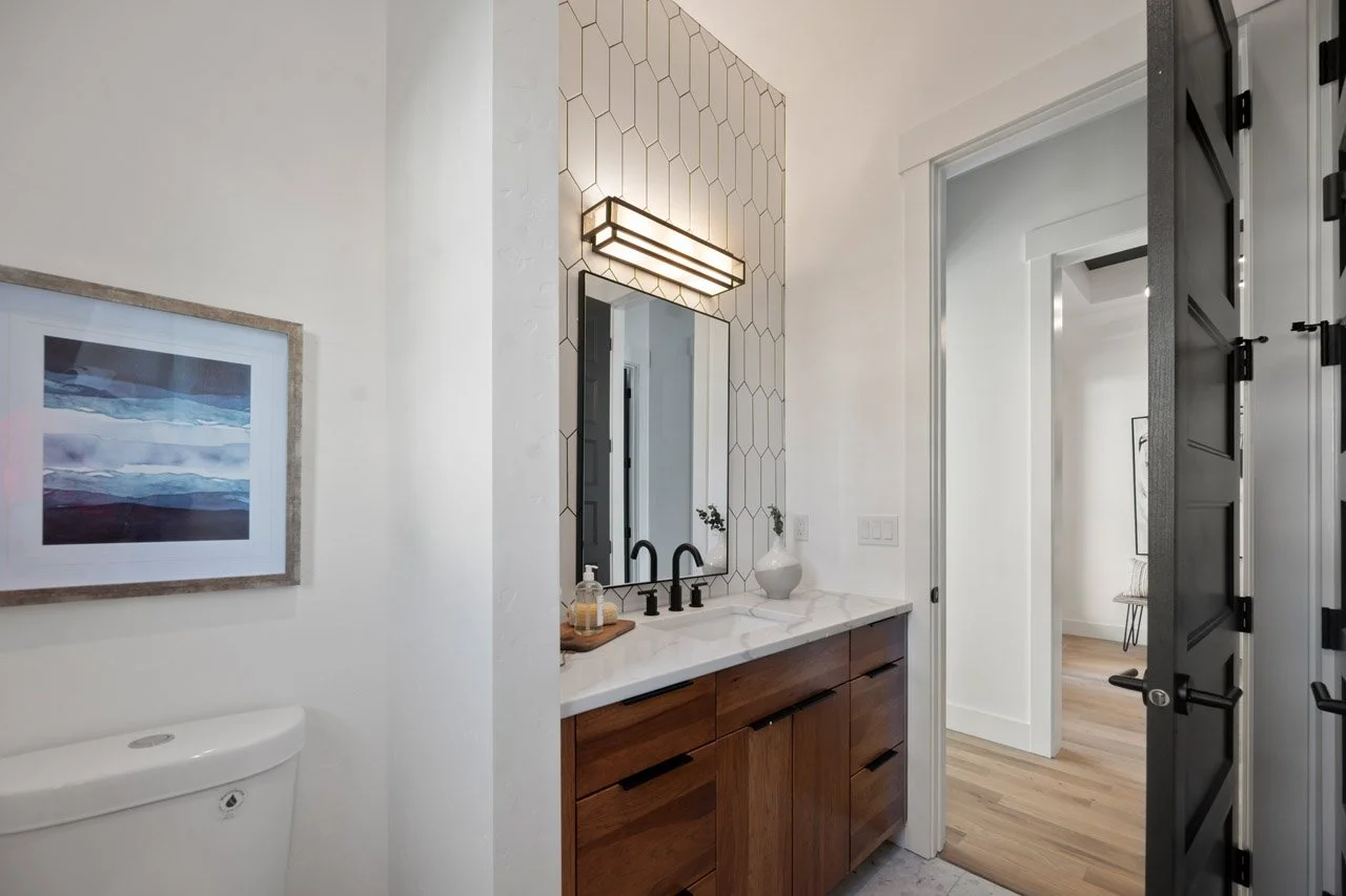 14-Bathroom-2.jpg
