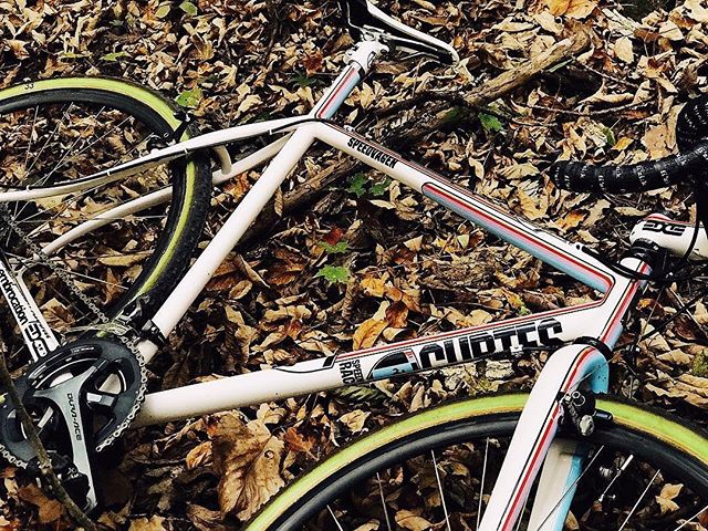 What&rsquo;s your bike of choice for CX season this year? There&rsquo;s no better excuse for a gratuitous bike porn shot than a @jeffcurtes CX from @speedvagen .
.
#cx #cyclocross #steel #musa #enve @envecomposites @chriskingbuzz @rideshimano #pdx #p
