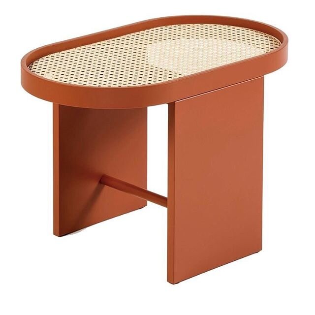 Crushing on the the Piani side table designed by @patricia_urquiola 🍊That copper color frame is so on point, and the rattan top, can you just imagine that with some white linen and plants. Take. Me. There. Now. Please ❤️🌿
.
You can find  this table