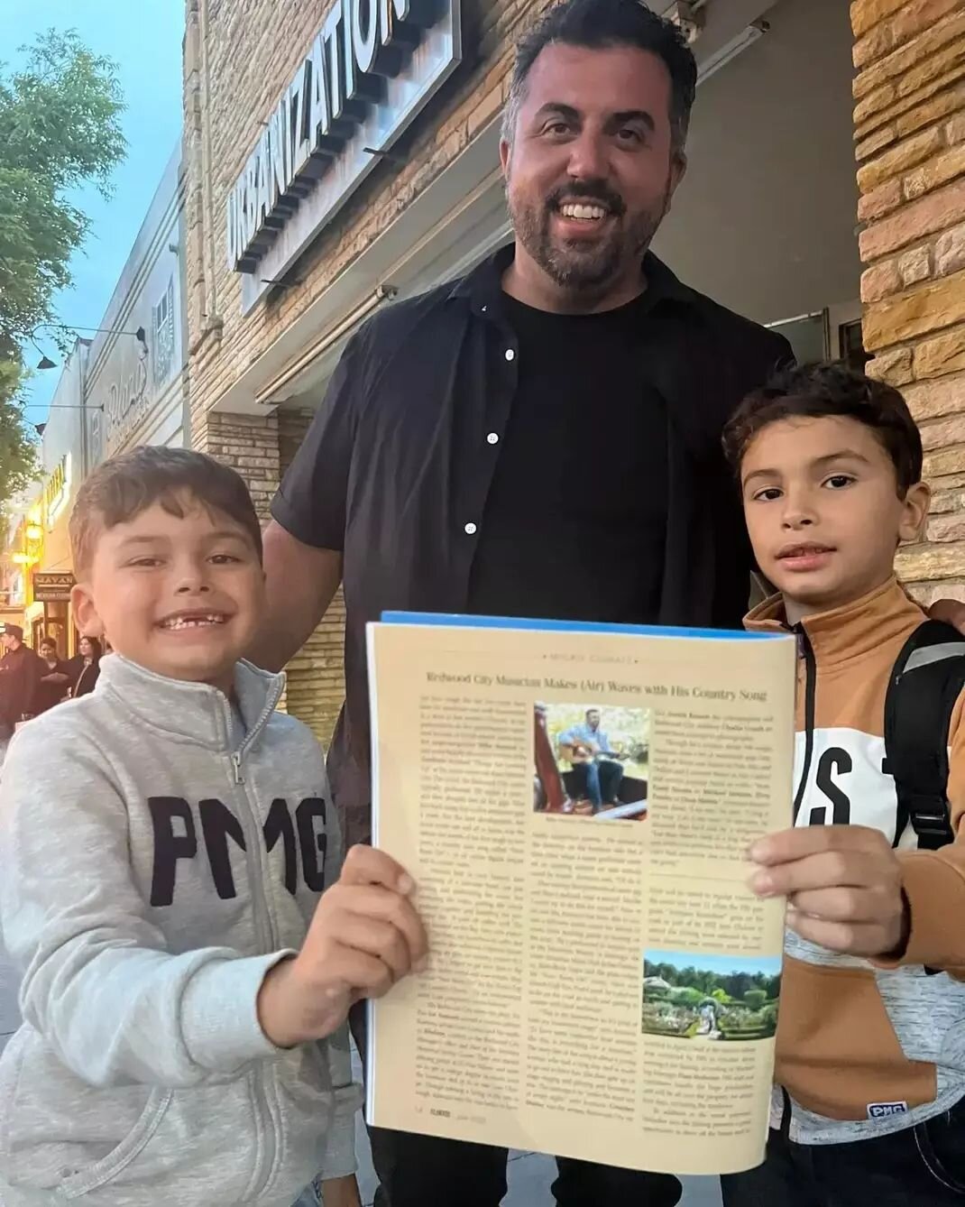 Two of my biggest and greatest fans found me in a magazine. Thank you @frank_ruggiero1 and family for your support! Can't wait to celebrate your 10 year anniversary at @delizie_italian_food tonight! @cityofsancarlos #auguri #mikeatthemic #sancarlosca