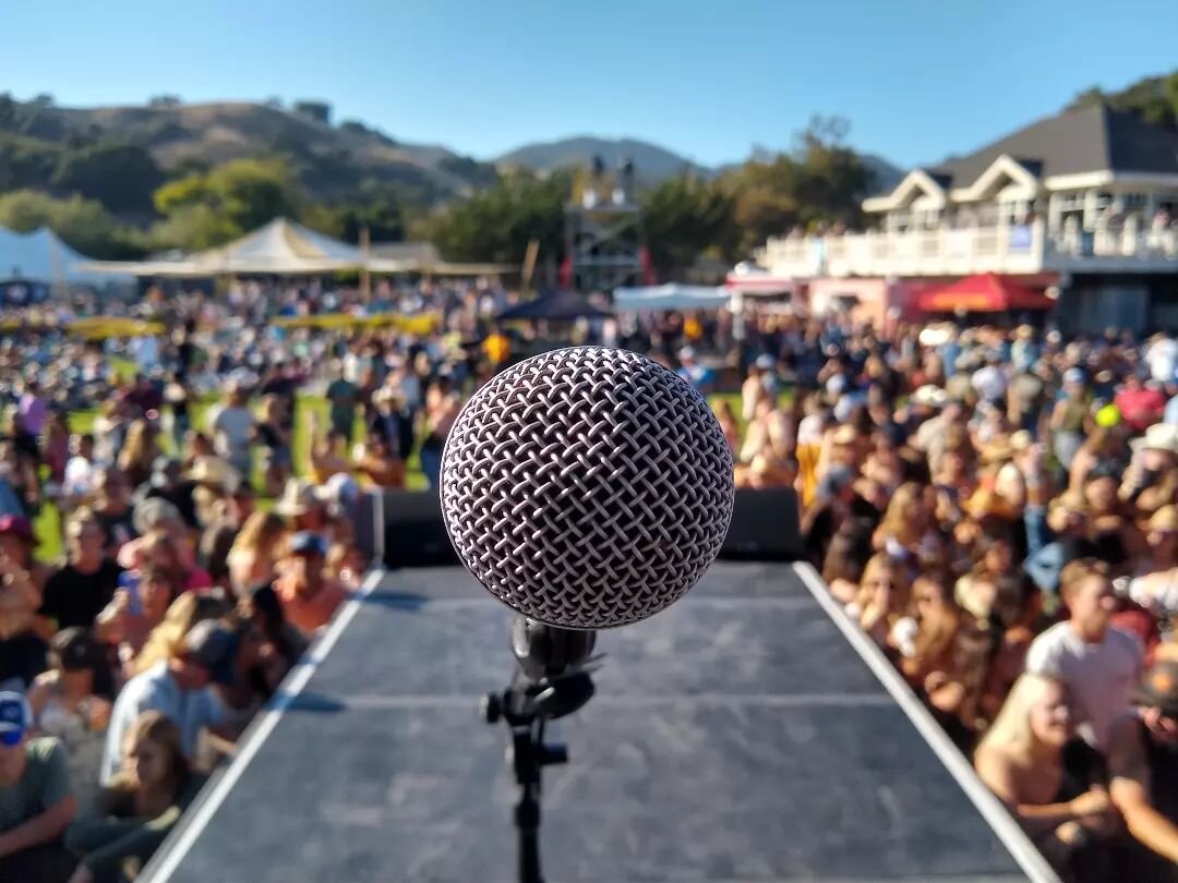 #avilabeach you look great from here. Thank you. #mikeatthemic @countryrootslive