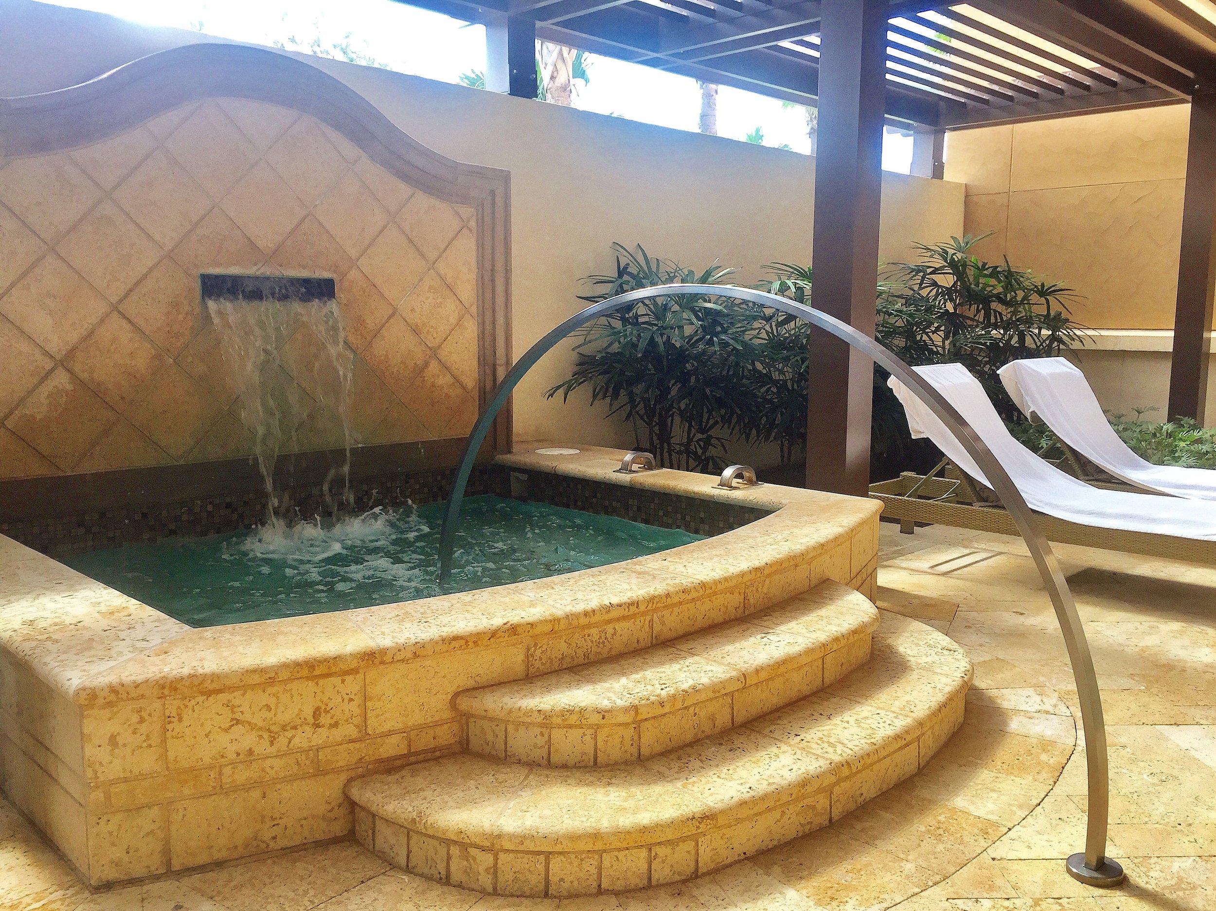 WOMEN's WHIRLPOOL