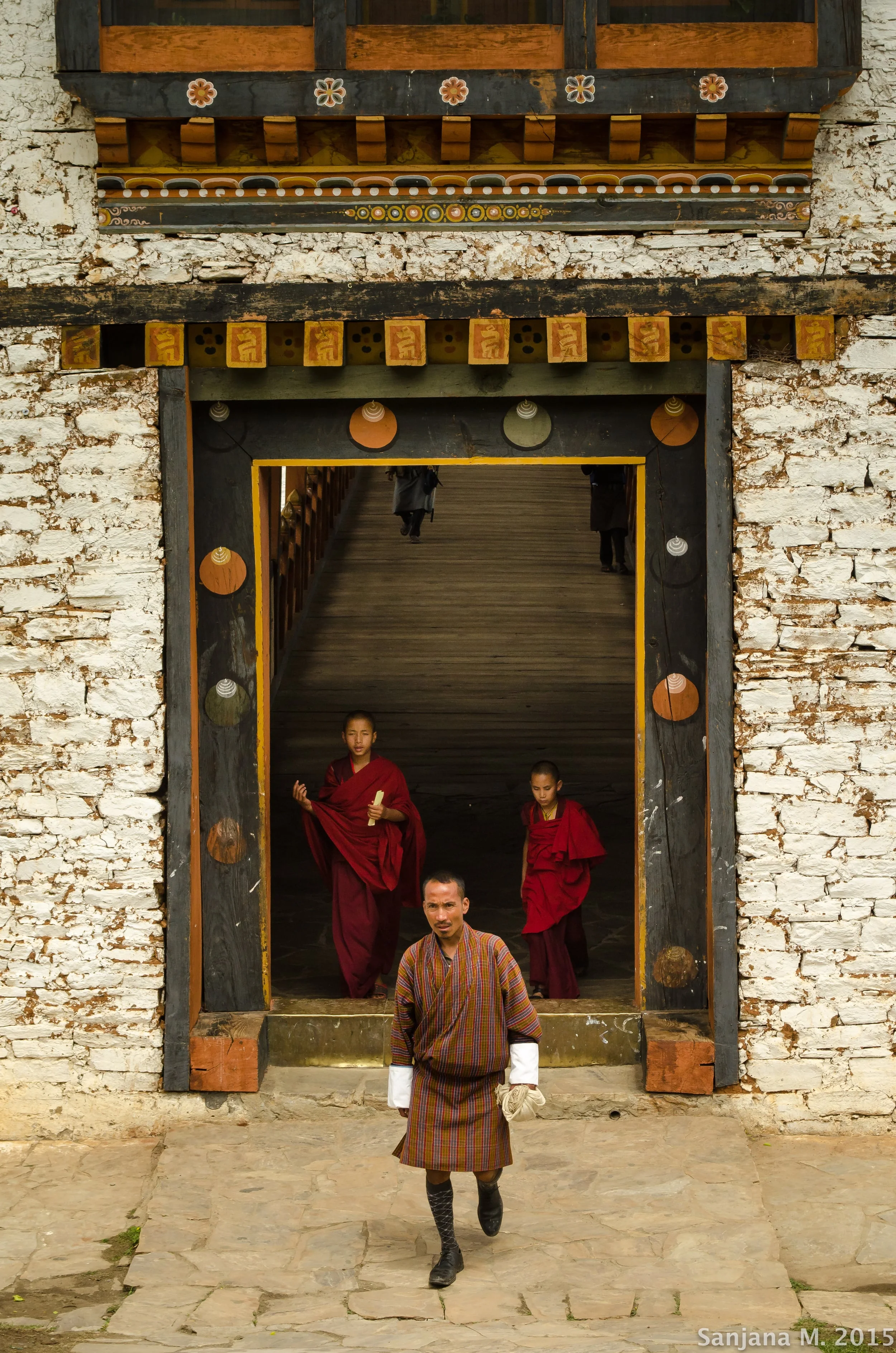 Punakha Dzong, one of the largest monastery-fortresses in the county and the former capital, sees many tourists on a daily basis. Functionally, however, it is also the administrative centre for the district, and by law all office-workers in Bhutan m
