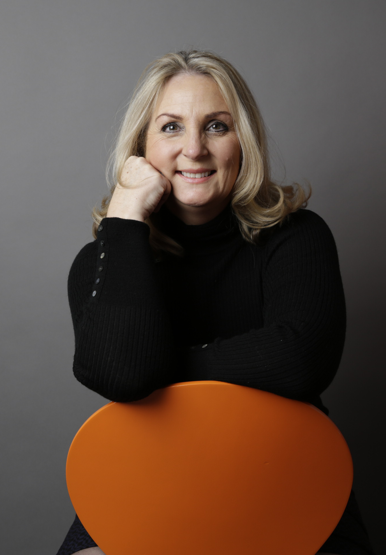 ELIZABETH - MANAGING DIRECTOR