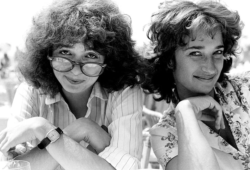 Melanie-Mayron-L-Claudia-Weill-R.jpg