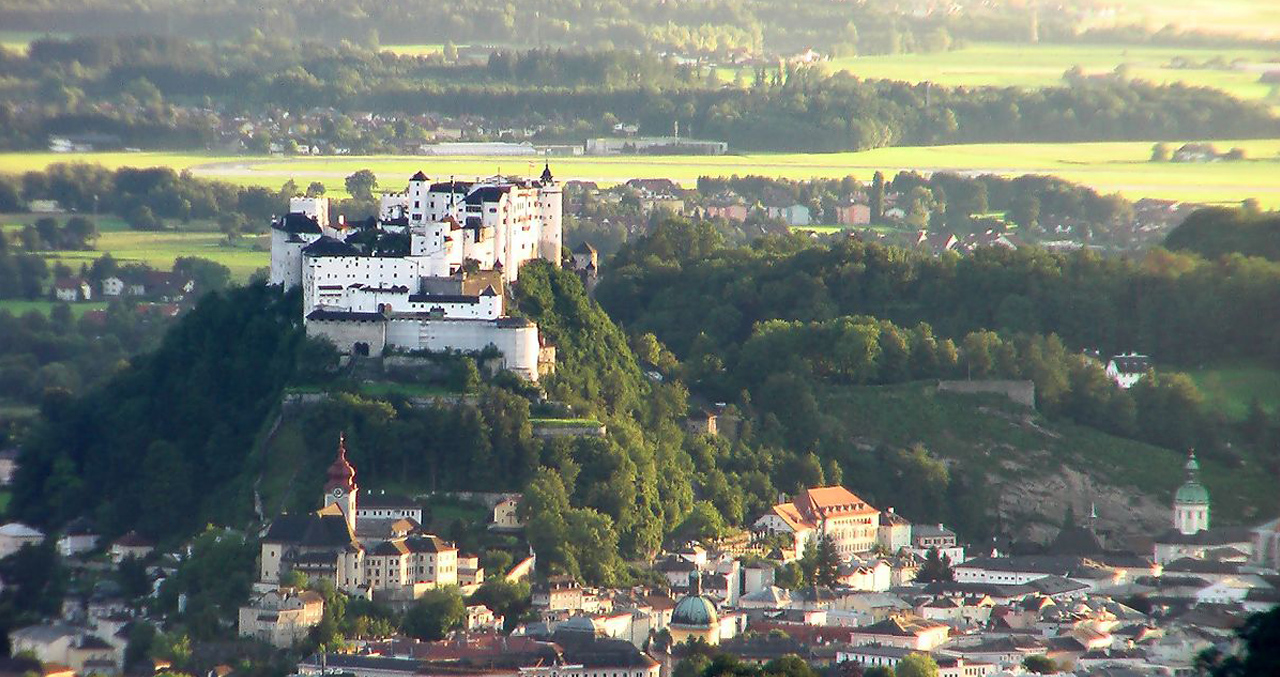 01_Castle_Hohen_Salzburg.jpg