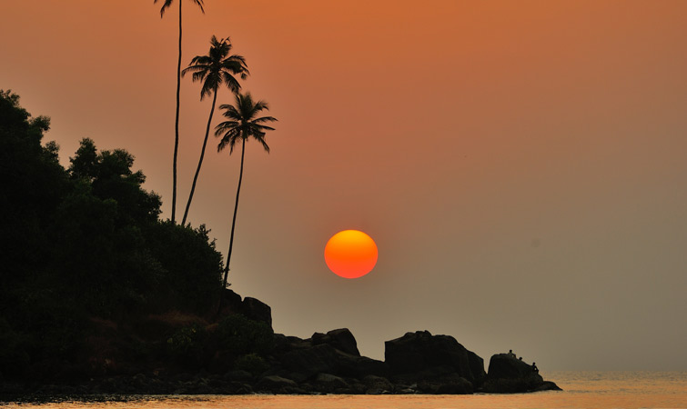south-goa-sunset-in-mobar-beach.jpg