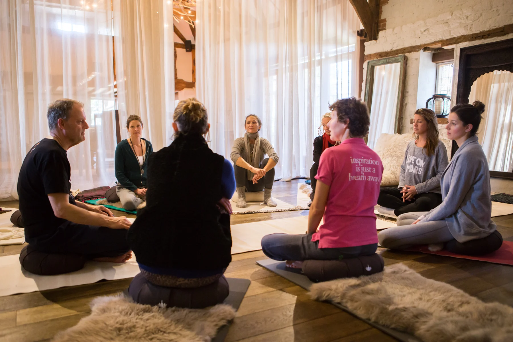 The ever-inspiring Nicola of Inspirational Breathing running a breath workshop