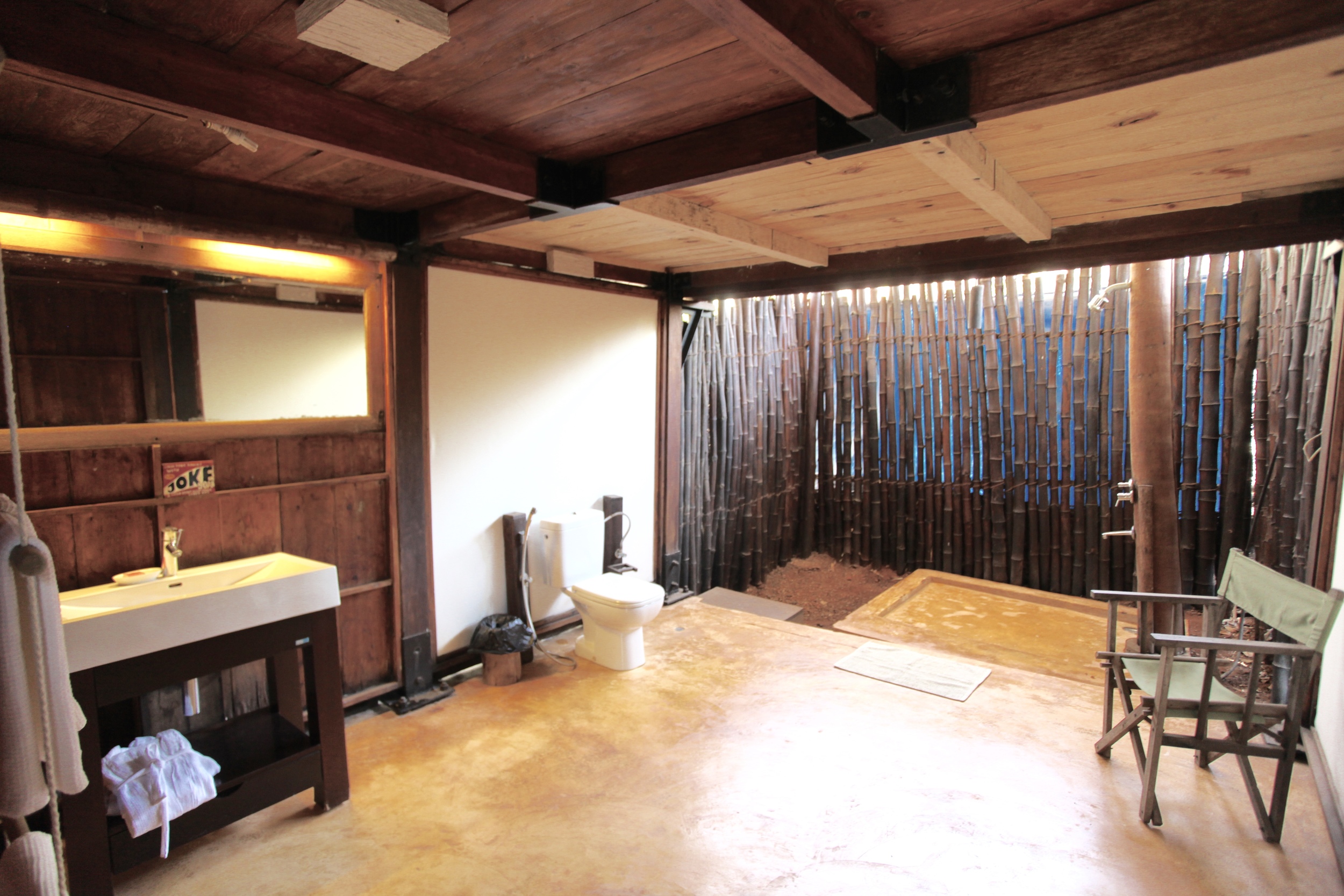 Shunya Gor Bathroom.jpg