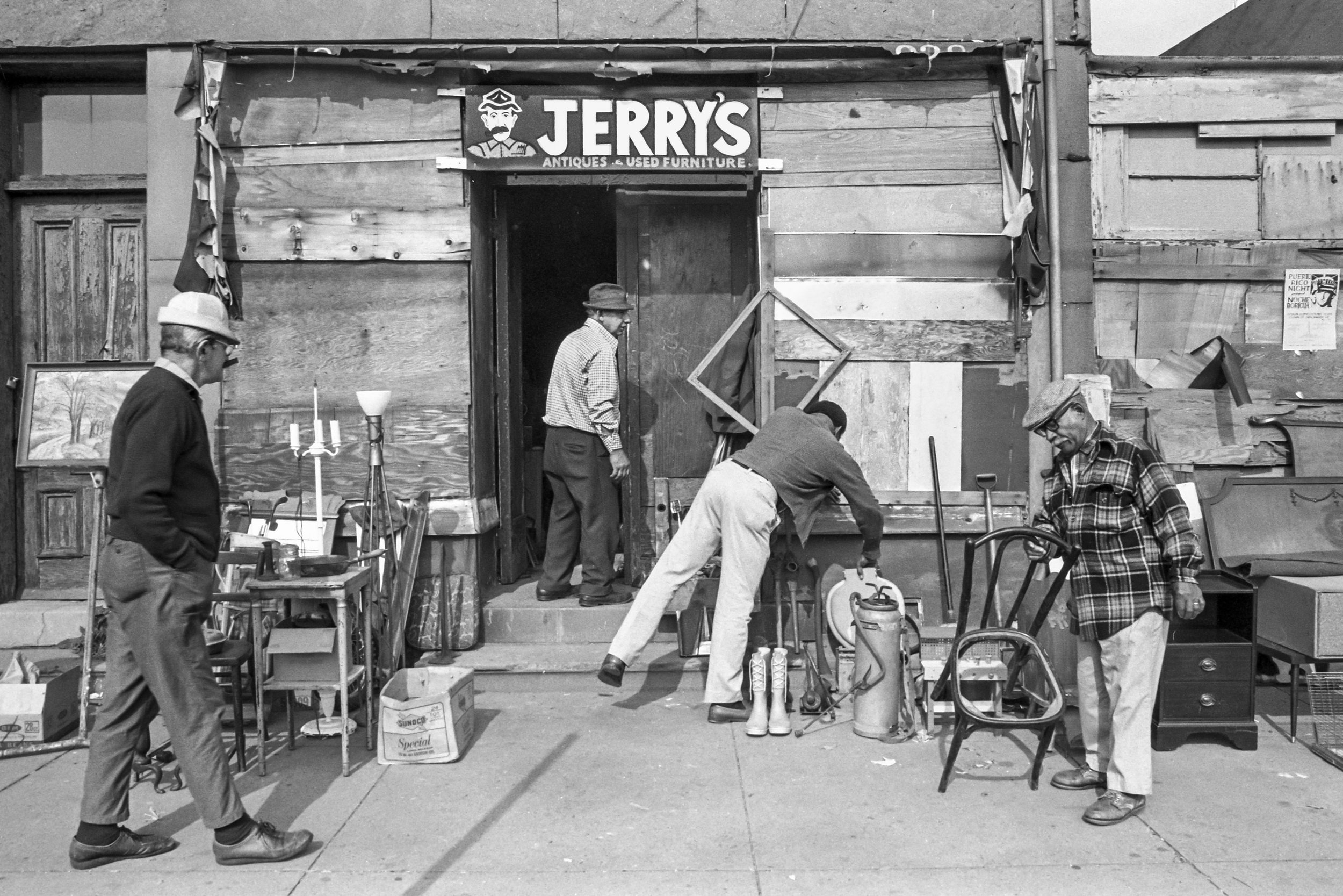  Jerry’s Antiques at 928 State Street in 1978. The New Haven Preservation Trust occupies this space today. 