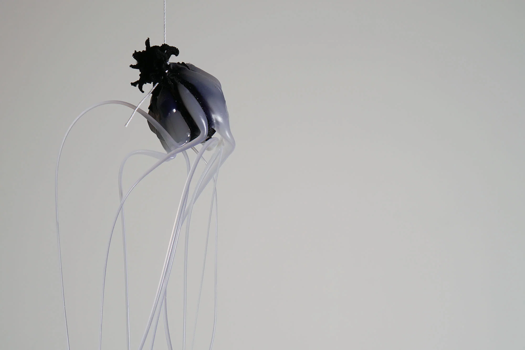 Phase 1 - Materialität - Intuitives Spiel Autor: Lenn Gerlach Photo: Jan Cafuk, Yannik Kaiser, 2016