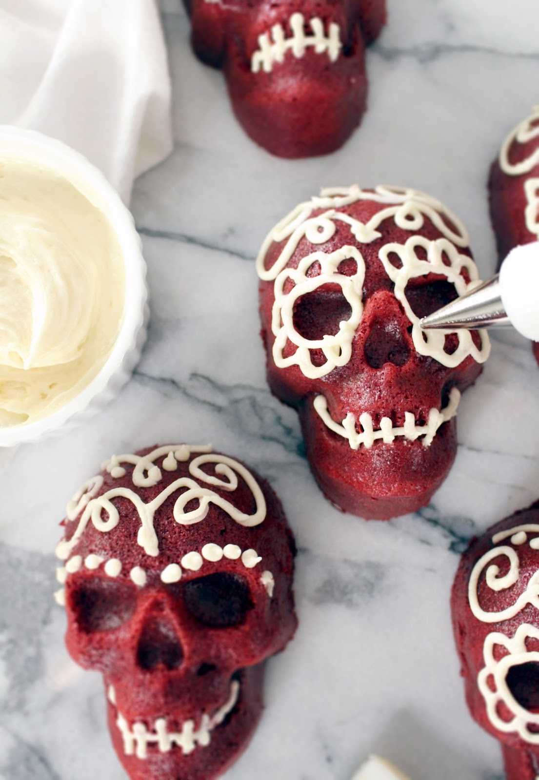 Red Velvet Skull Cakes