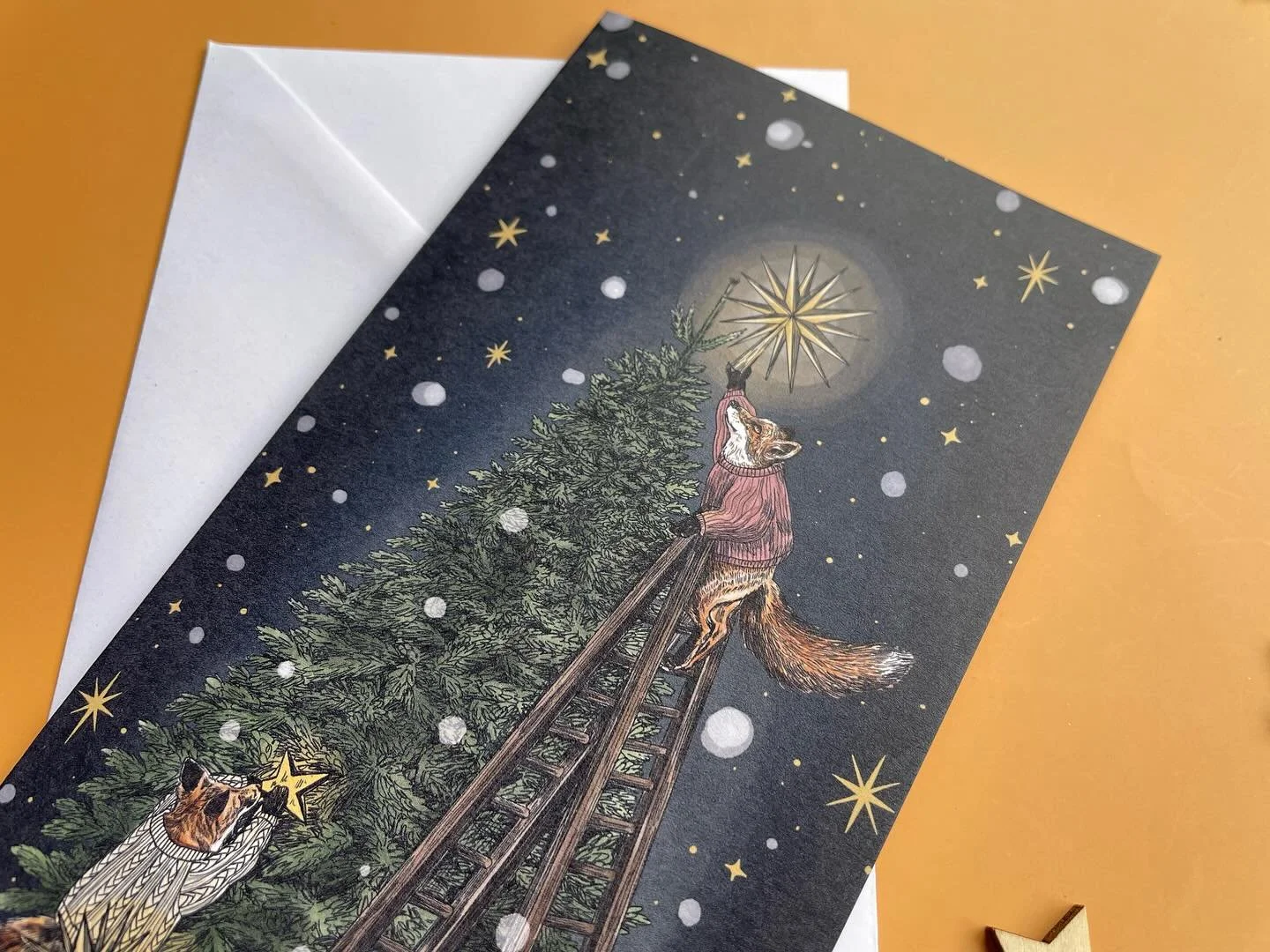 ✨Christmas card and wrap shop is officially open✨ 

And this year I have 2 brand new designs to add to the collection. Both inspired by the beauty of nature in winter and the warmth of sharing and giving. 

Previous year&rsquo;s designs are all avail