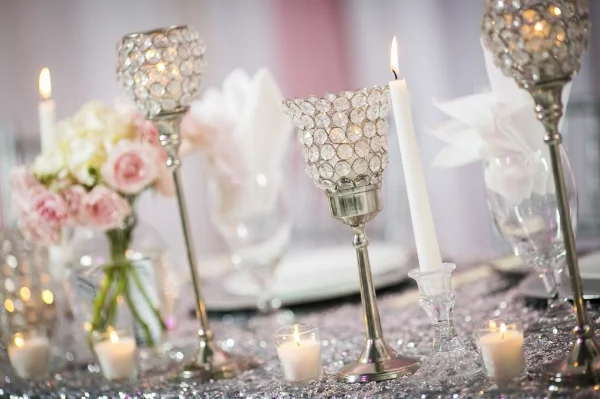 Photo by Thanin Viriyaki Photography Decor by Kim Florist Design