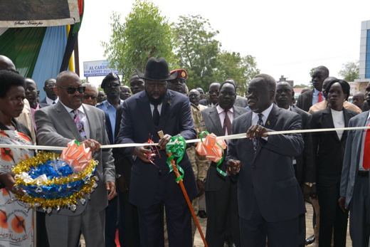 Al Cardinal (Left), President Kiir (center), and Minister Riek Gai Kok (right). Source: https://www.facebook.com/PPUJ1/photos/pcb.533027580380933/533013653715659/?type=3&theater.