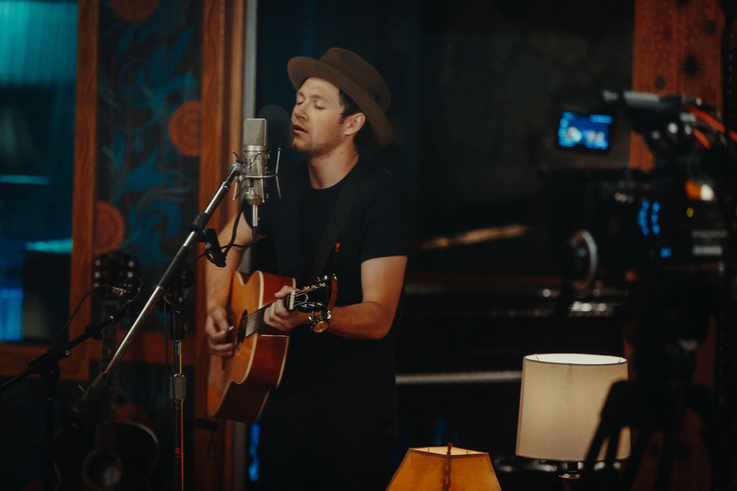 Niall Horan - Publicity Image #5 (Conor McDonnell).jpg