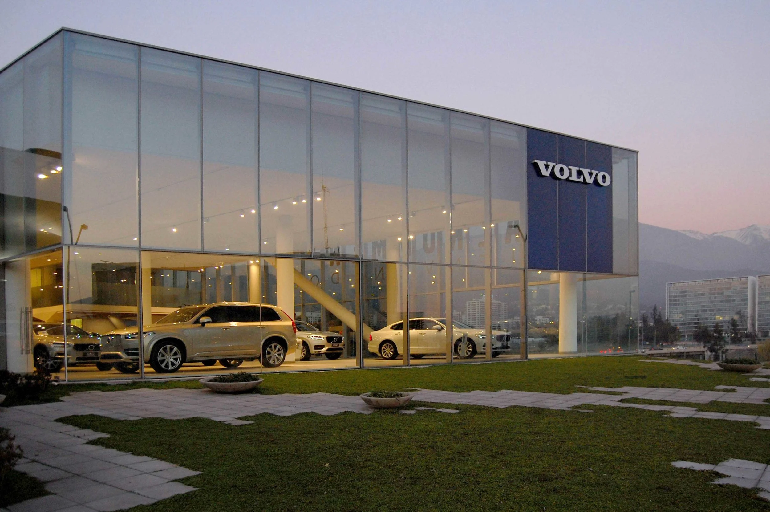 FACHADA-VOLVO-01.jpg