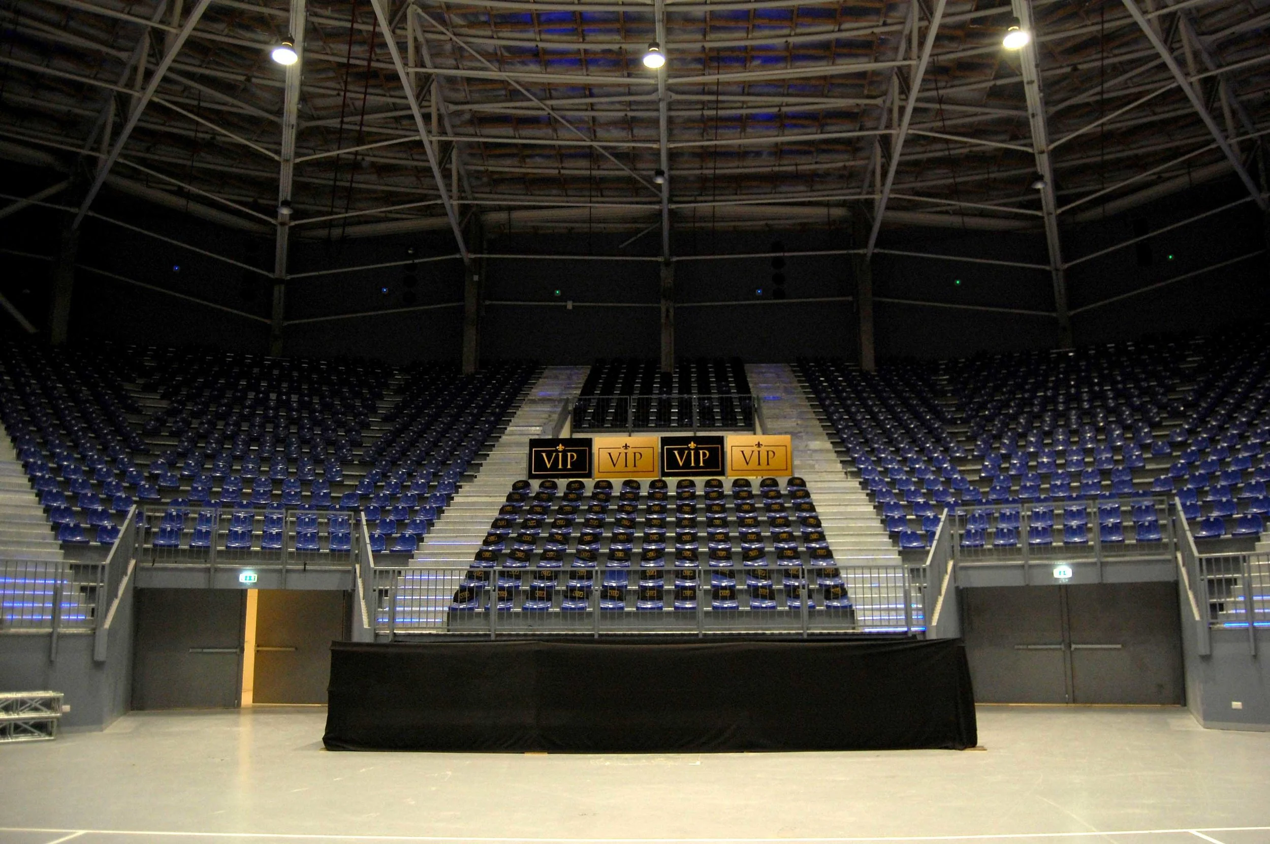 ARENA-01.jpg