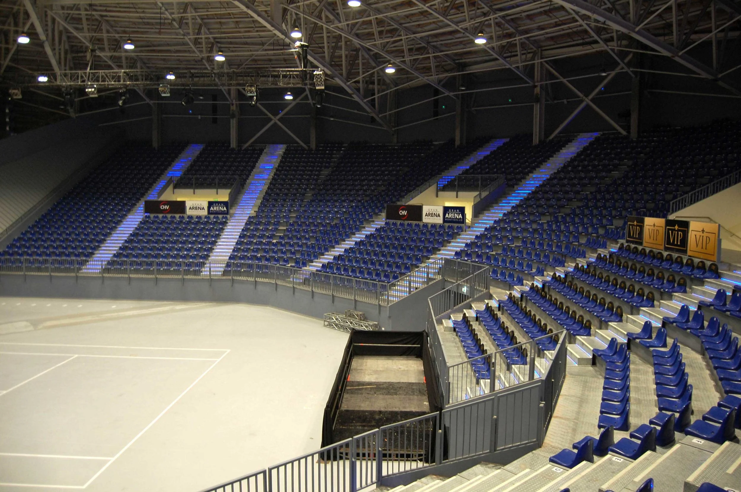 ARENA-04.jpg