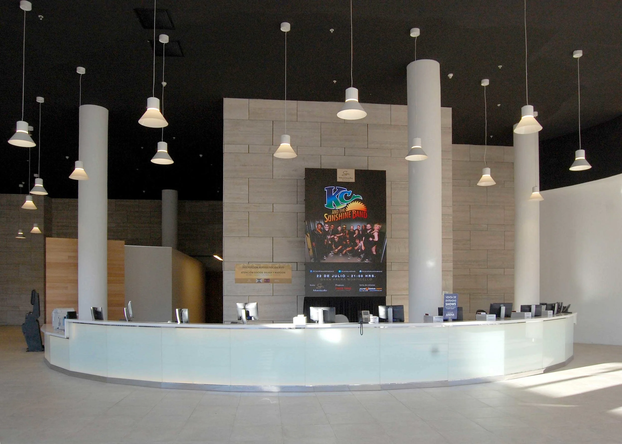 HALL-07.jpg