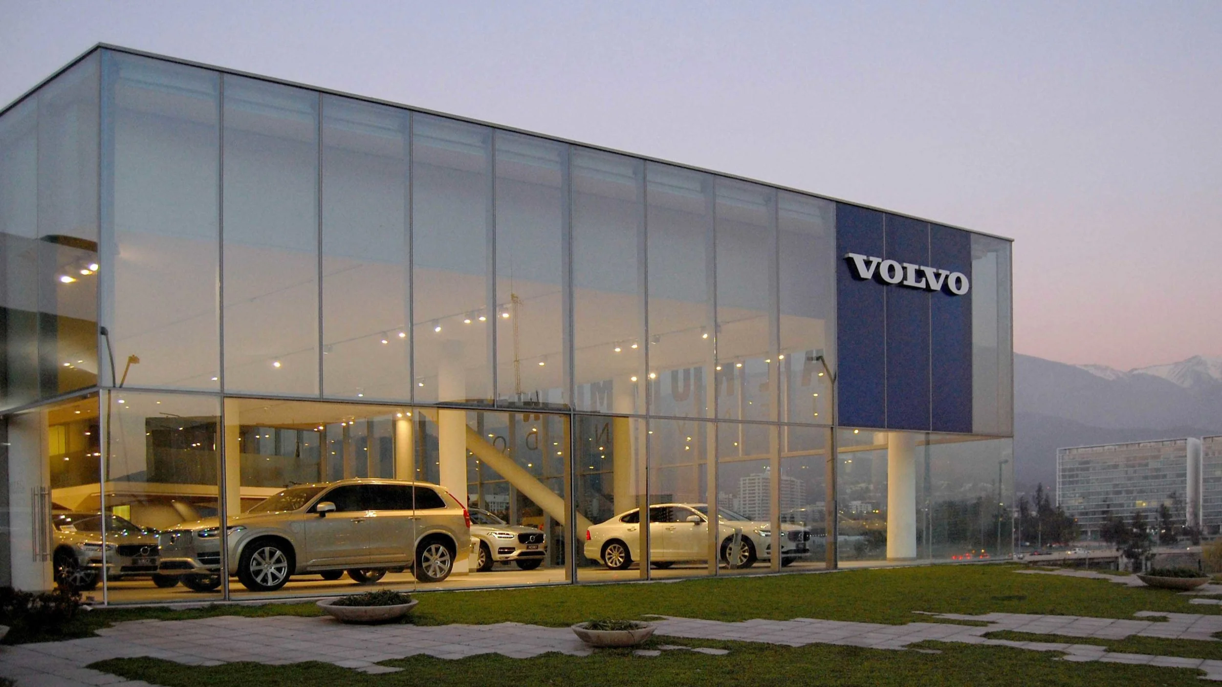 FACHADA-VOLVO-01.jpg