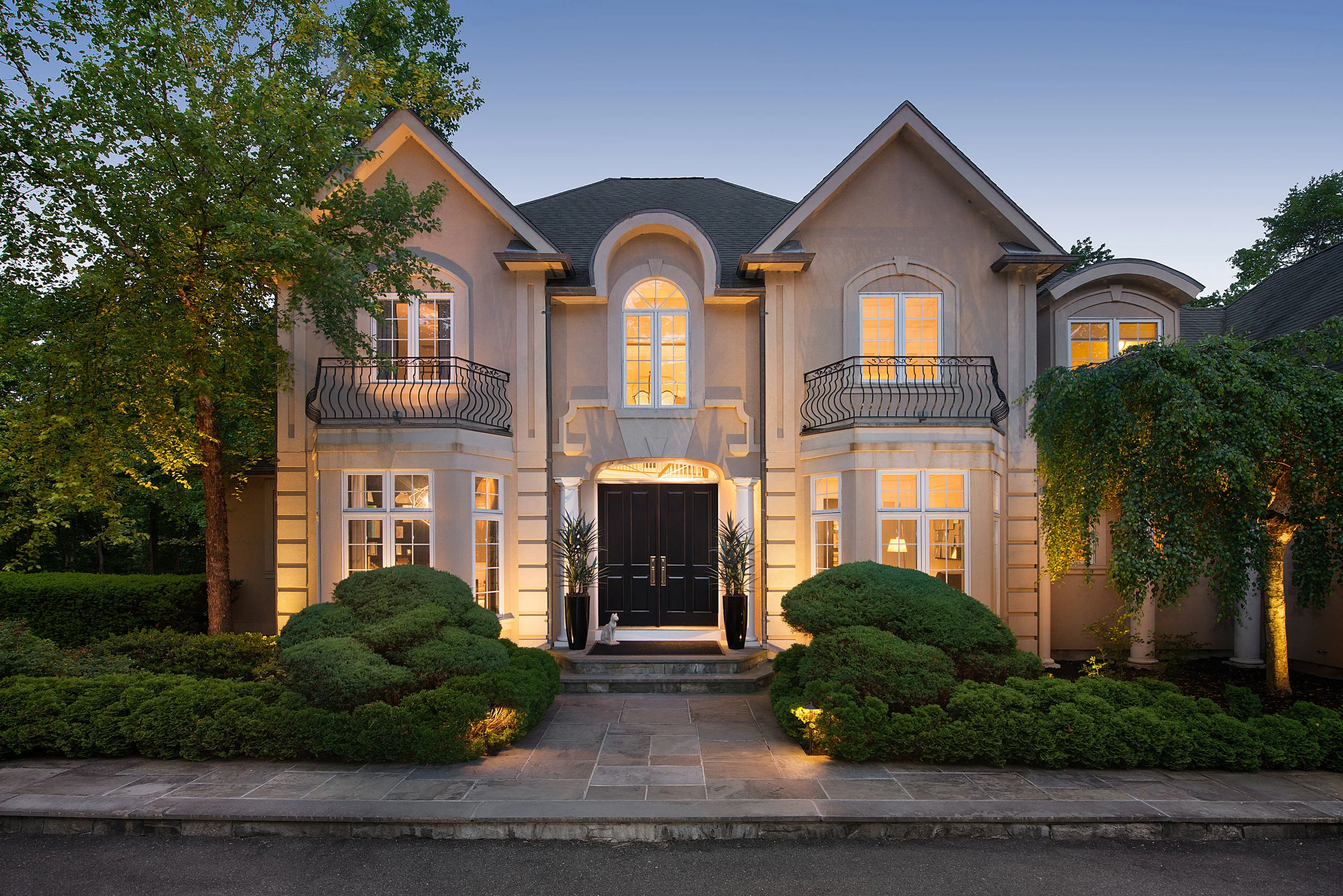 This is a beautiful custom home built and decorated in the 80’s. The young couple that bought it could see its potential and had a new updated vision for this home. Their dream was to create a much more contemporary space using a black and white palette.