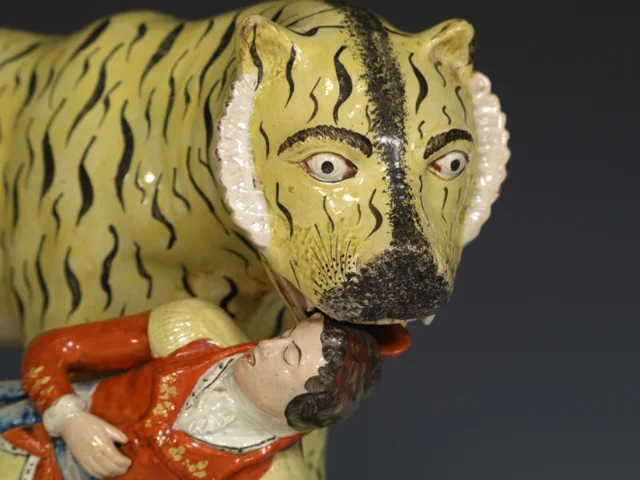 RW001240 - Rare Staffordshire Pearlware Group 'The Death of Munrow’ - 02.jpg