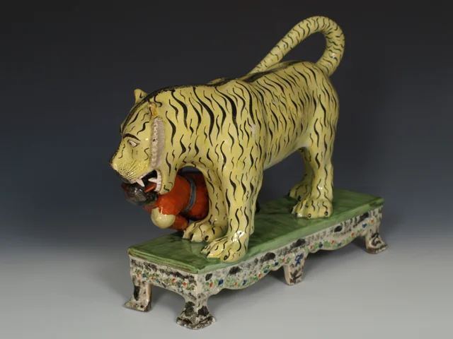 RW001240 - Rare Staffordshire Pearlware Group 'The Death of Munrow’ - 08.jpg