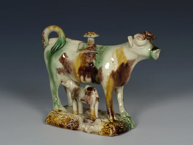 REW00126 - Wheildon-type Cow Creamer & Cover with Calf - 2.jpg