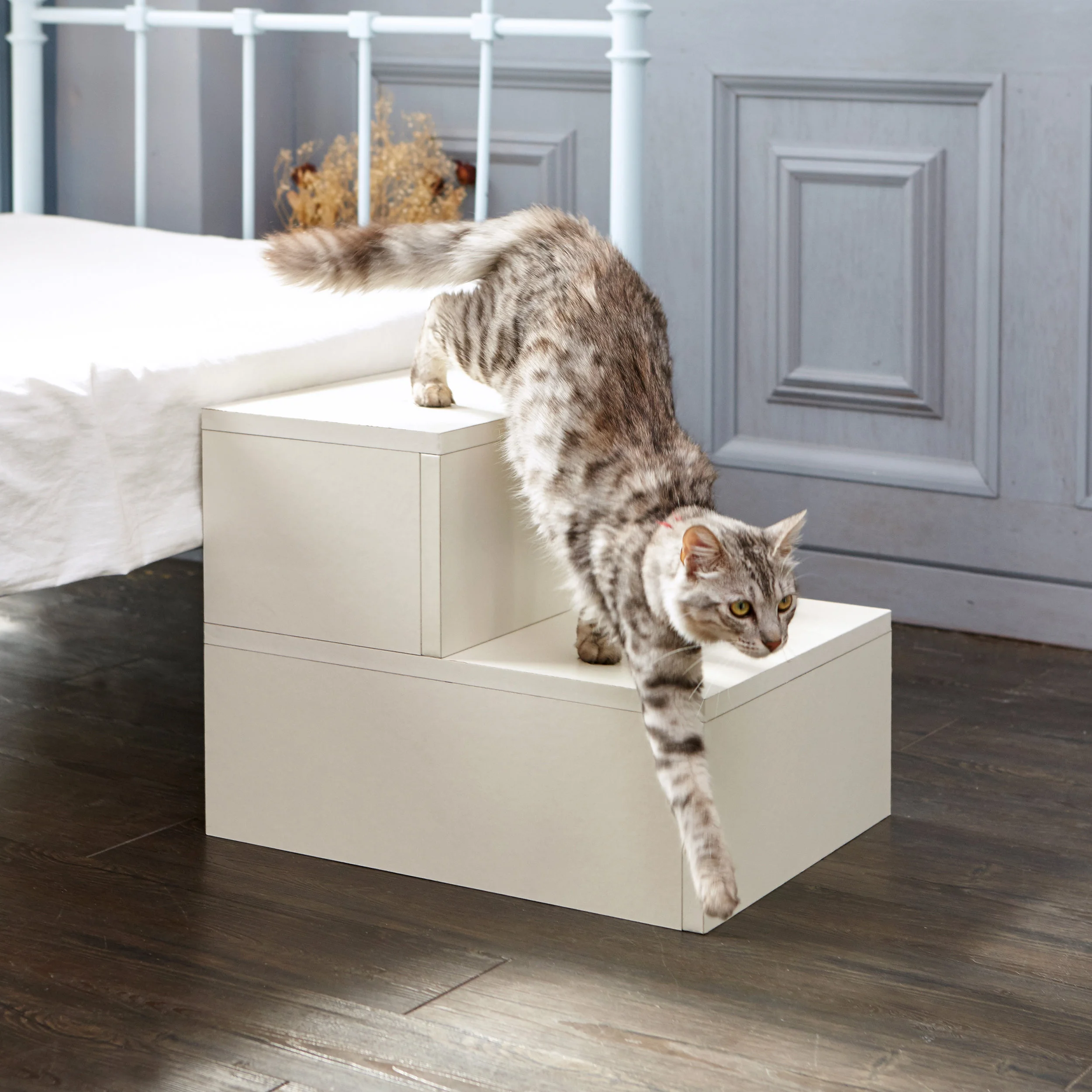 PET-2STEP-WE_in_use_home2.jpg