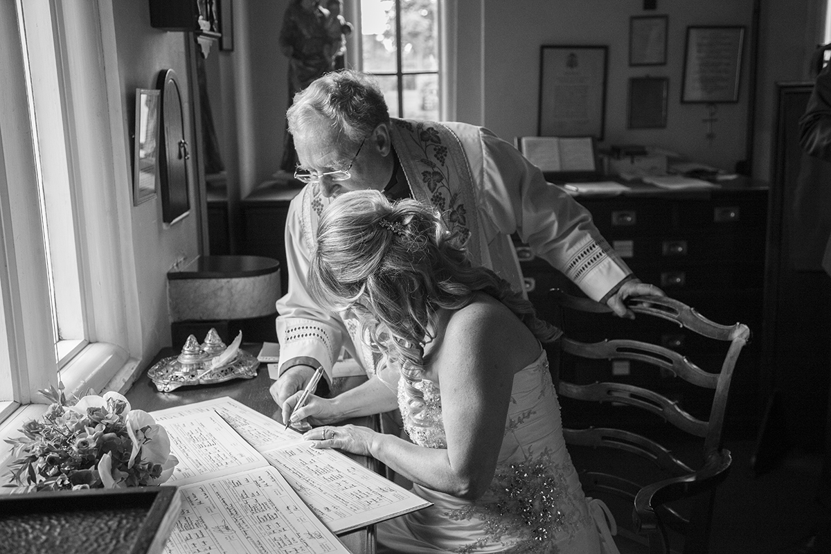Harvington wedding photographer worcestershire.jpg