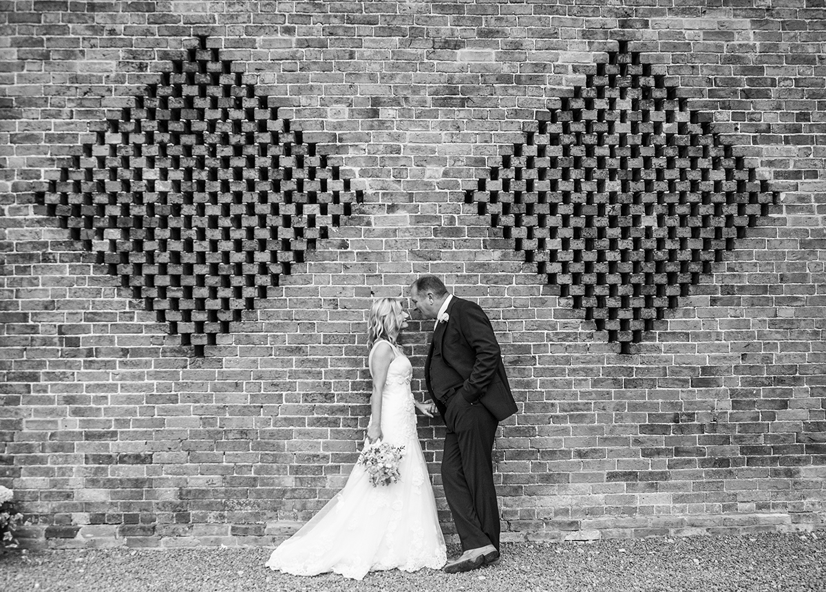 wedding photographer shustoke barns.jpg