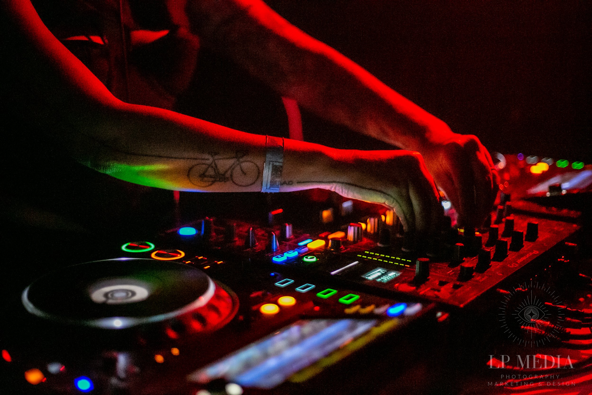 Open Decks