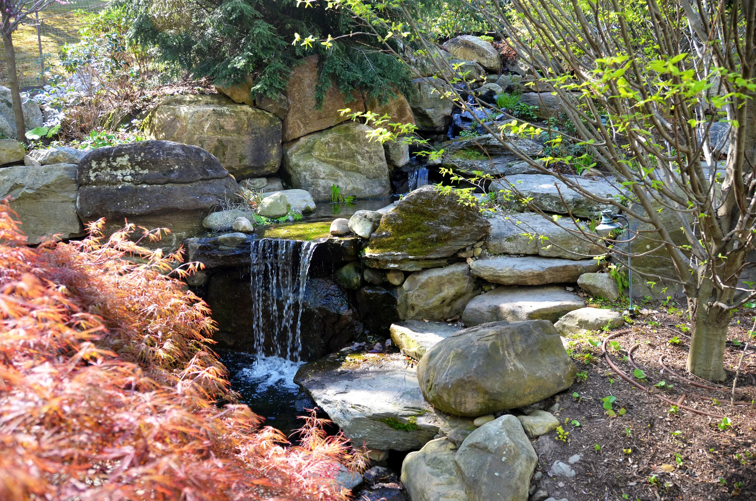 Pondworks_A_waterfall_boulders_02_A.jpg
