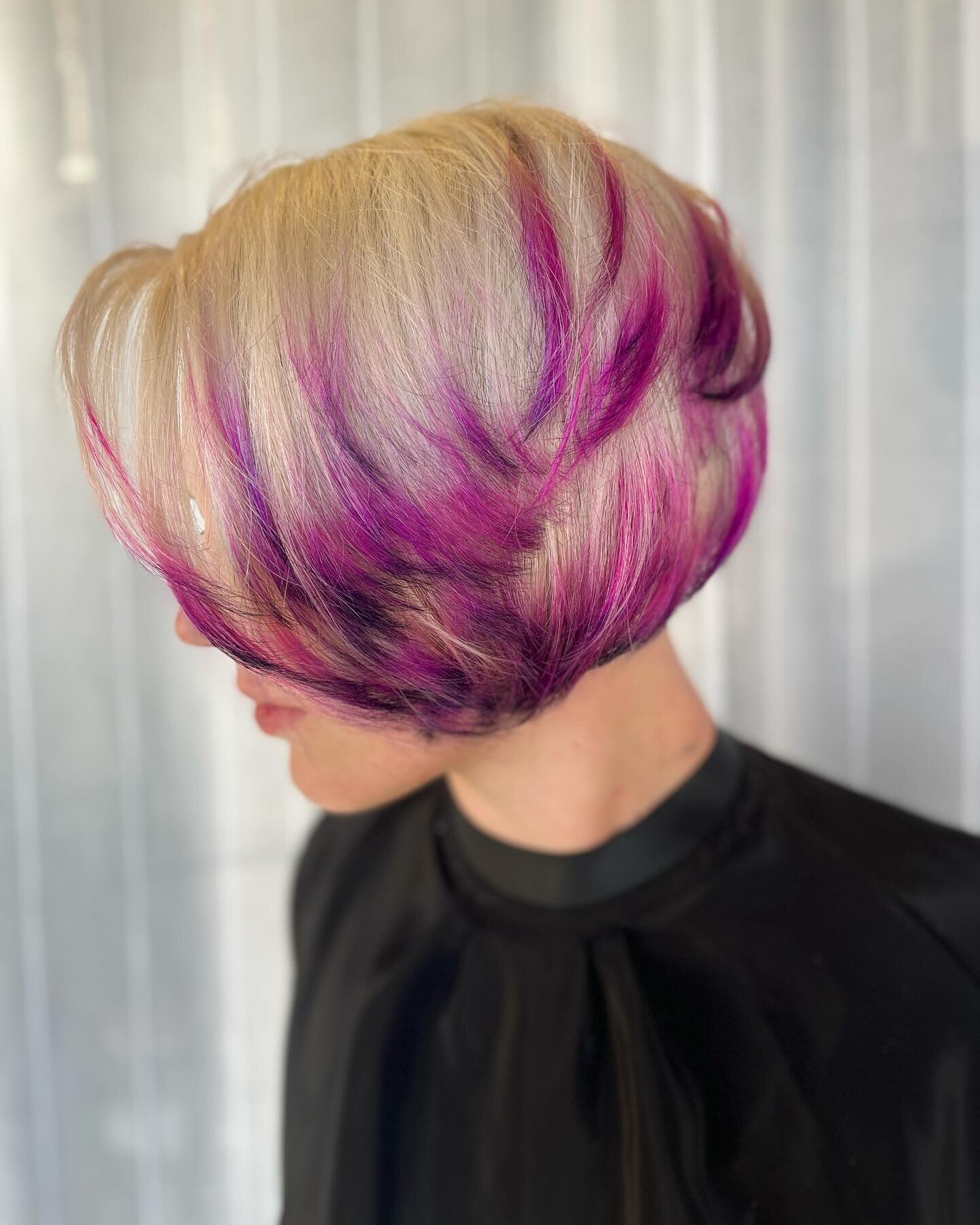 Punk Princess Vibes🩷🖤

Crafted colors from @artistrybymikks just do something to us🤩

-
-
-
Call 505-883-9707 to book an appointment today! 
#punk #punkprincess #blonde #blondehair #pinkandblack #inspire #inspiredaily #inspireothers #abq #abqhair 