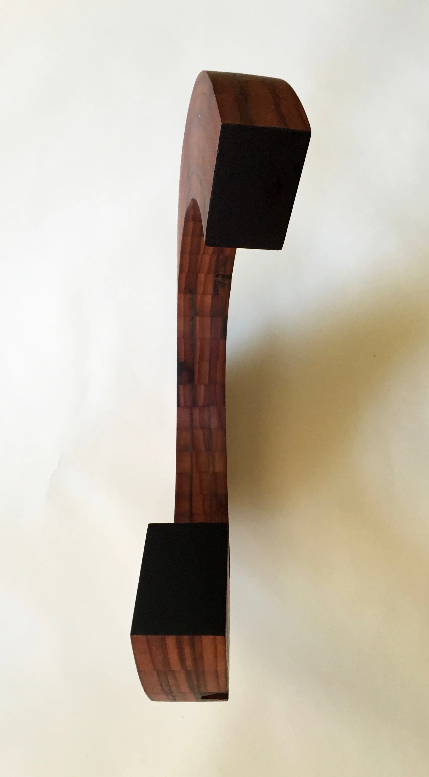 Crescent-2-modern-sculpture-by-Lutz-Hornischer.jpg