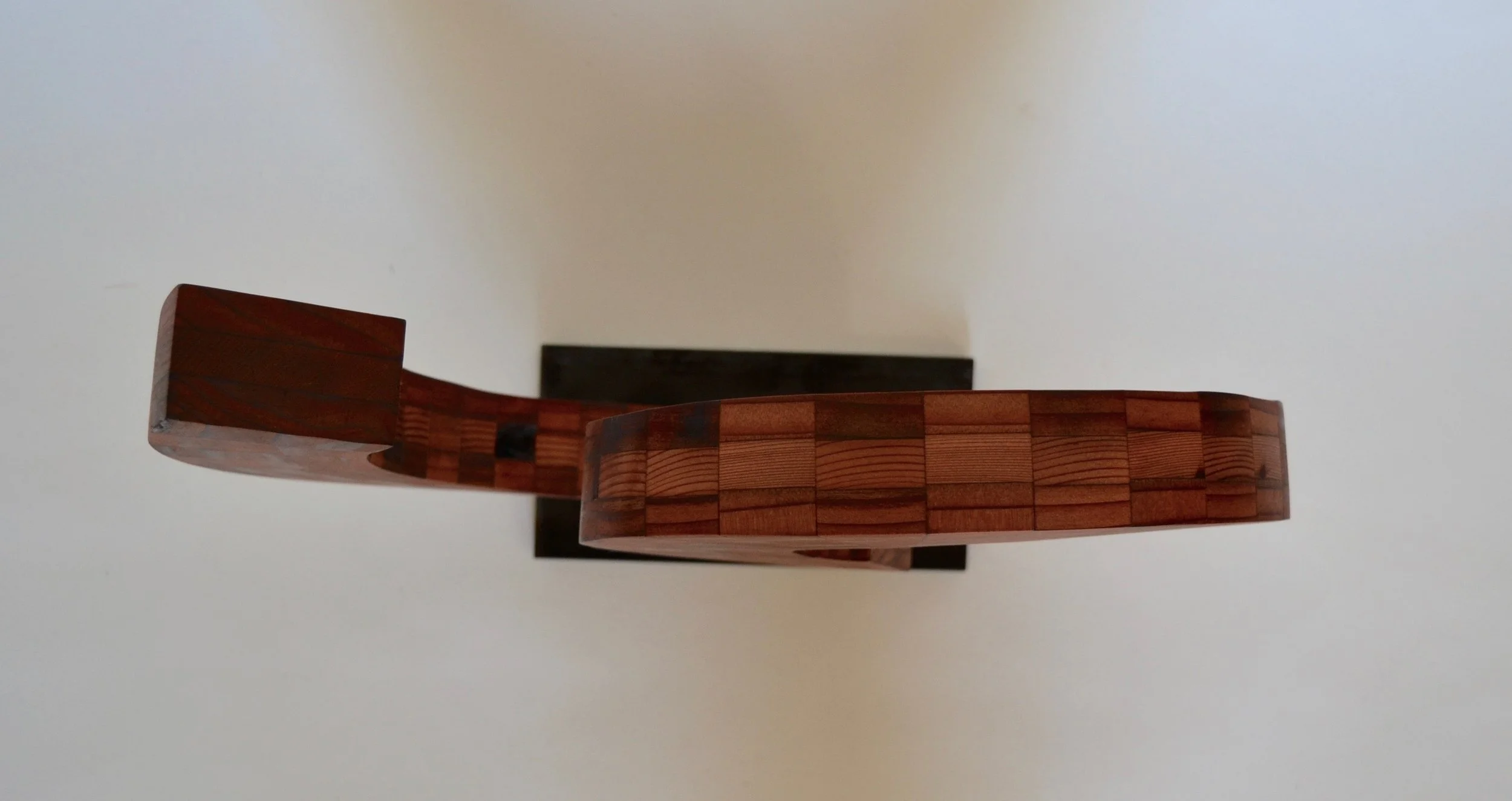 Curly-4-wood-sculpture-by-Lutz-Hornischer.jpg